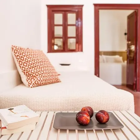 別荘 Terracotta Cave House イア