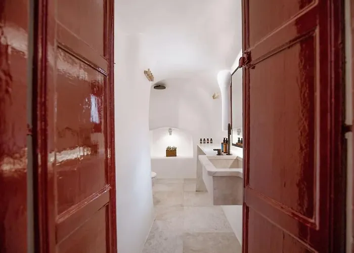 Terracotta Cave House * 이아