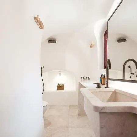 Terracotta Cave House Oia
