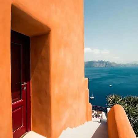 Terracotta Cave House * Oia (Santorini)
