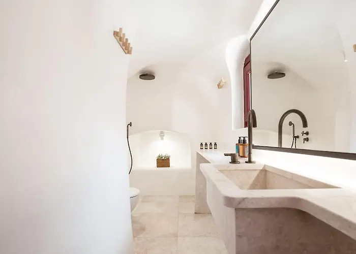 Terracotta Cave House Oia